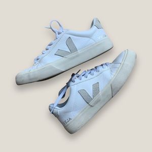 Sale! Veja classic sneakers!
